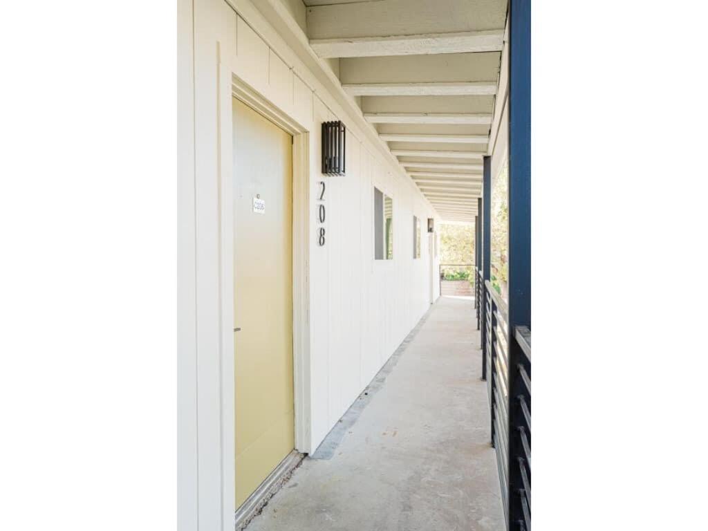 The Yonder I Close To Downtown I Sleep 5 I Kitchen Apartment Austin Exterior photo