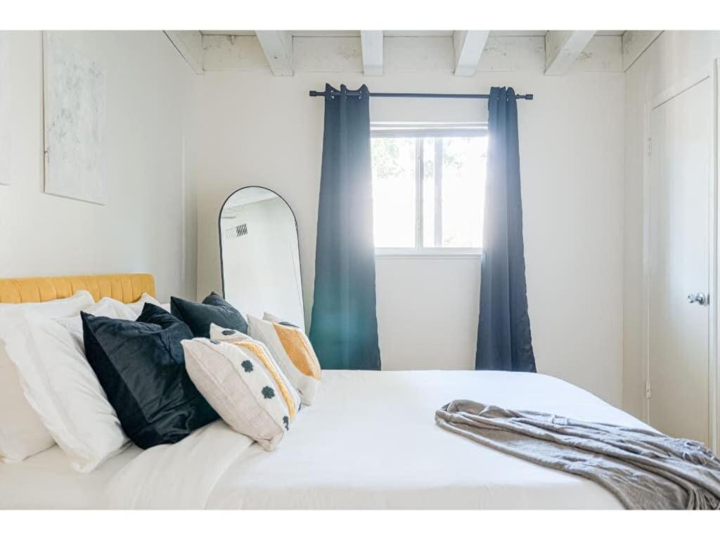 The Yonder I Close To Downtown I Sleep 5 I Kitchen Apartment Austin Exterior photo