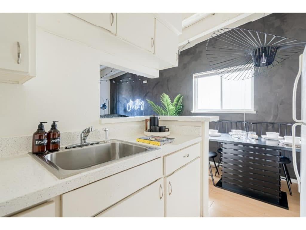 The Yonder I Close To Downtown I Sleep 5 I Kitchen Apartment Austin Exterior photo